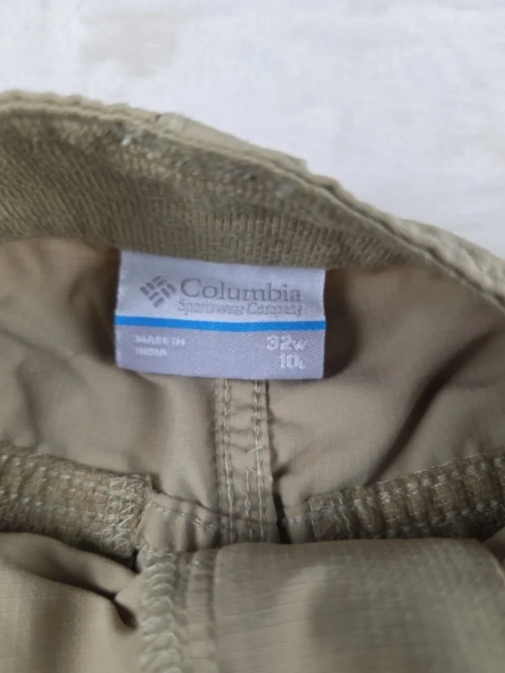 Columbia Sportswear Cargo Shorts – Men’s 32W – Khaki